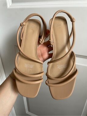 H&M Tan Knotted Strappy Sandals Square-Toe Ankle Loop Slip On Short Heel Size 7